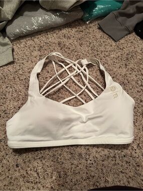 Peloton lululemon athletica White Strappy Sports Bra Nulu 6